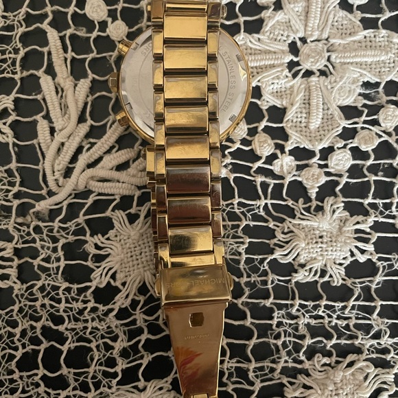 Michael Kors Gold Watch - Picture 2 of 3